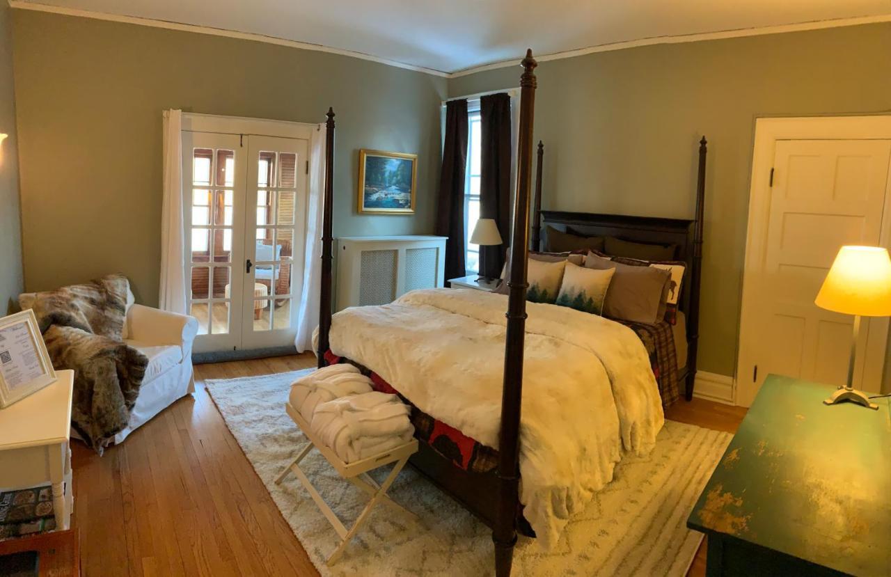 سارانك ليك Franklin Manor Bed And Breakfast المظهر الخارجي الصورة