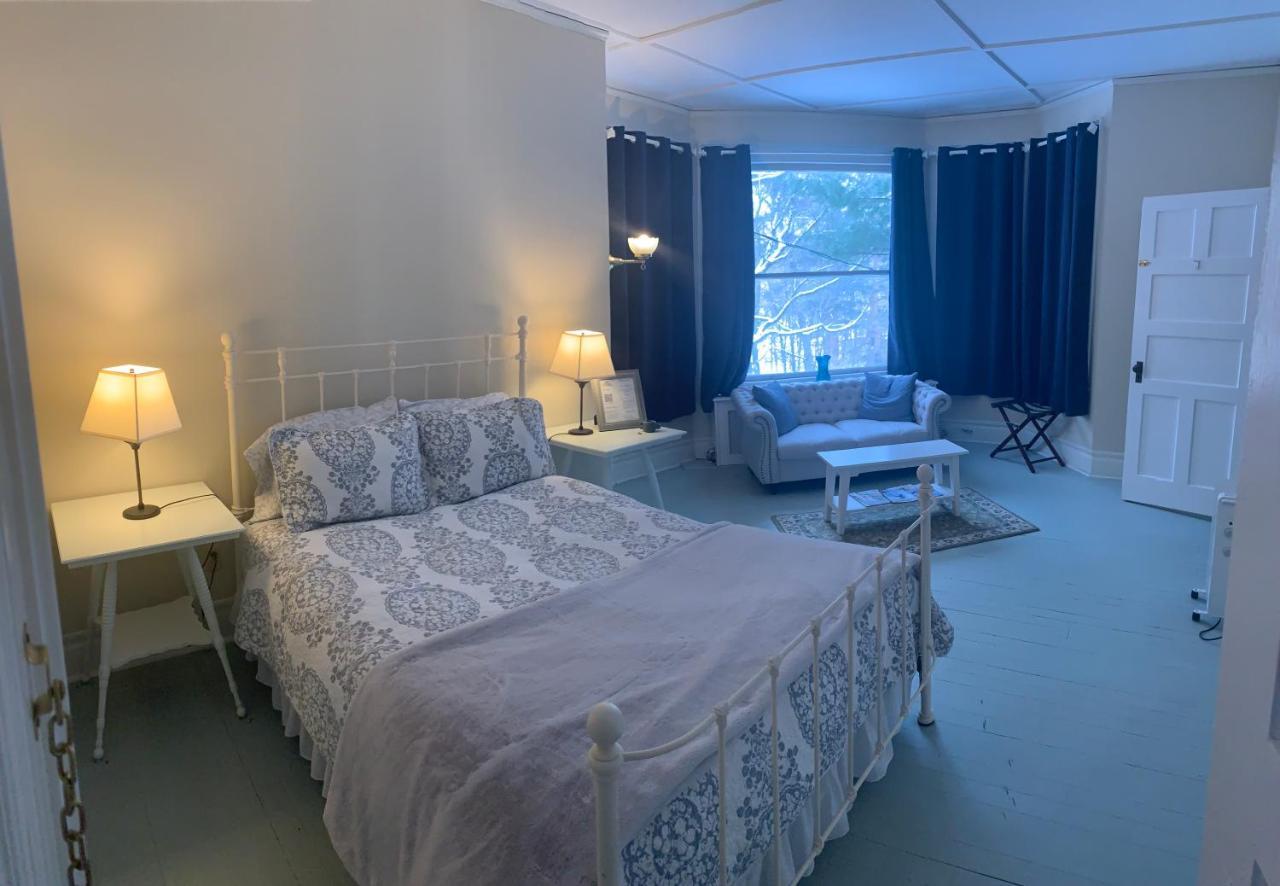 سارانك ليك Franklin Manor Bed And Breakfast المظهر الخارجي الصورة
