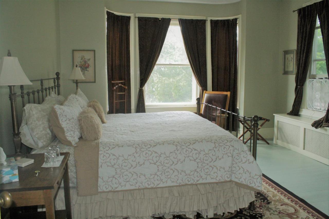 سارانك ليك Franklin Manor Bed And Breakfast المظهر الخارجي الصورة