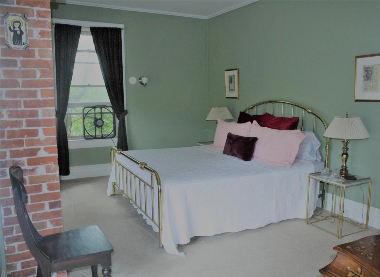 سارانك ليك Franklin Manor Bed And Breakfast المظهر الخارجي الصورة
