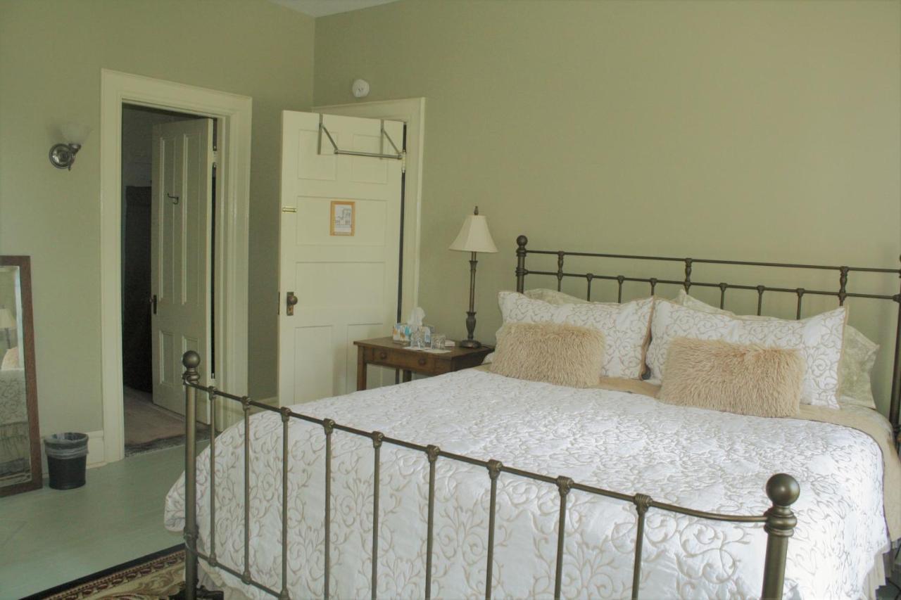 سارانك ليك Franklin Manor Bed And Breakfast المظهر الخارجي الصورة
