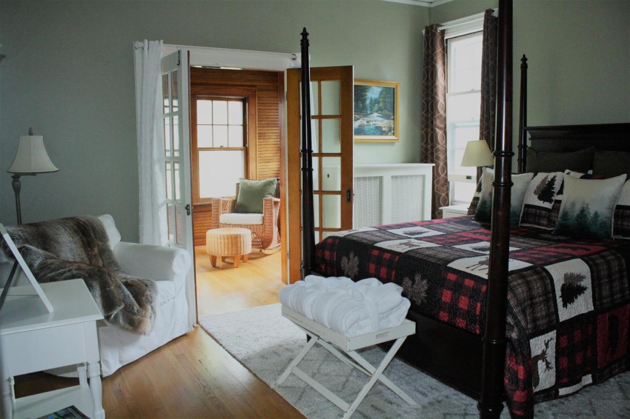 سارانك ليك Franklin Manor Bed And Breakfast المظهر الخارجي الصورة